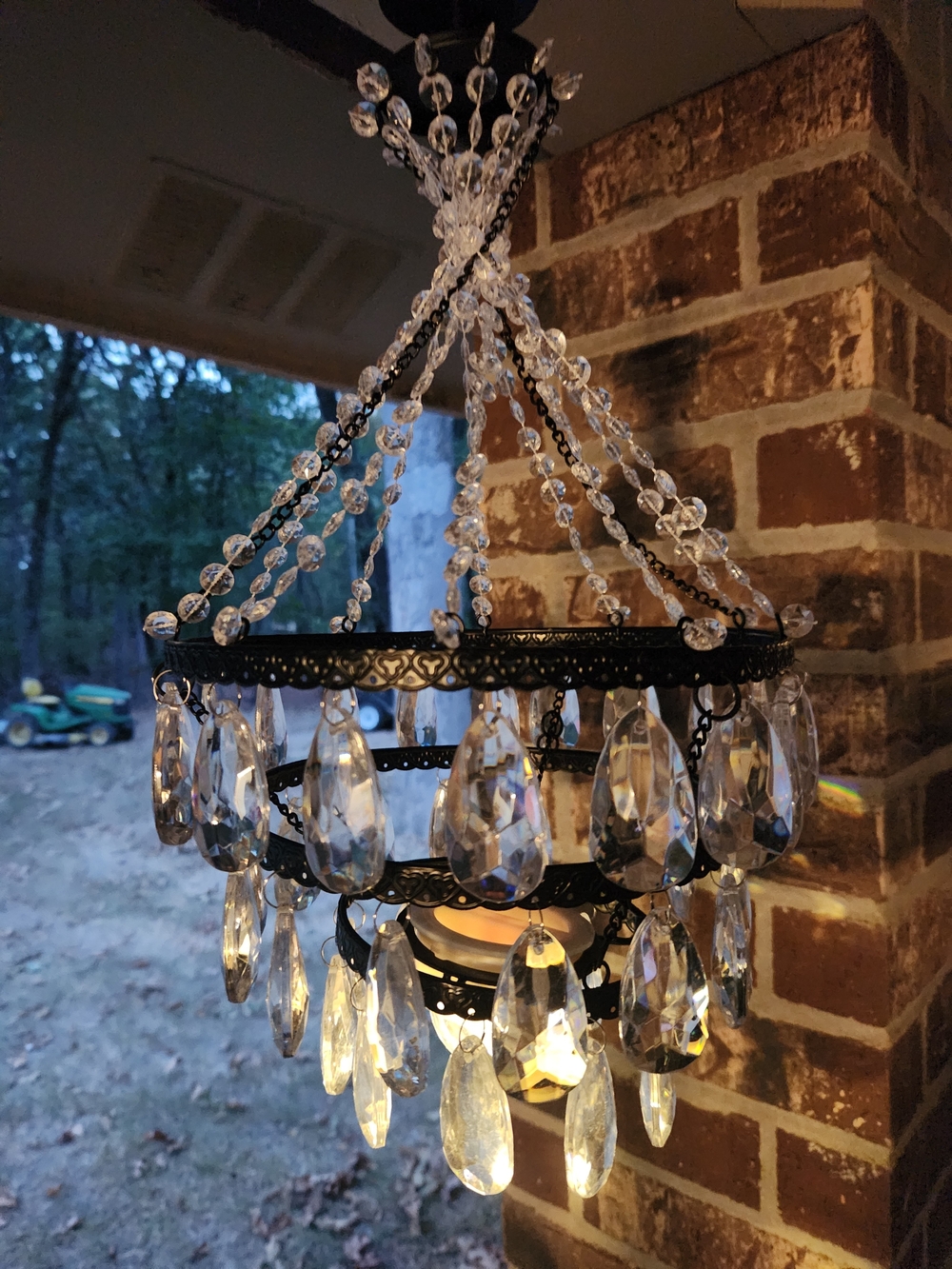 Source Unknown Black and Clear Battery-operated Chandalier